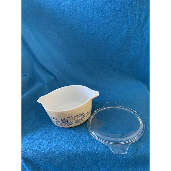 vintage pyrex casserole dish with lid set - Picture 2 of 2